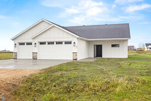 $415,000 | 202 Neuman Boulevard, Colfax, ND 58018