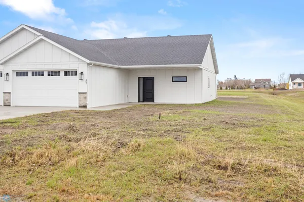 $399,000 | 202 Neuman Boulevard, Colfax, ND 58018