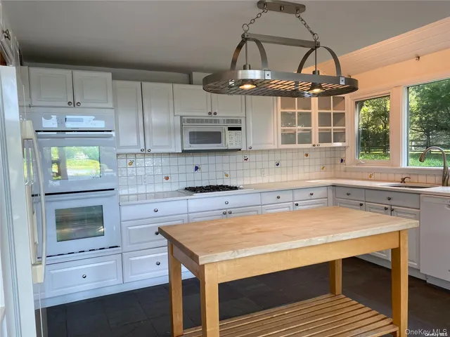 a view of an entryway with sky view