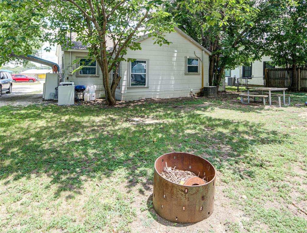 307 North Miller Street Decatur, TX 76234 - Photo 7 of 24