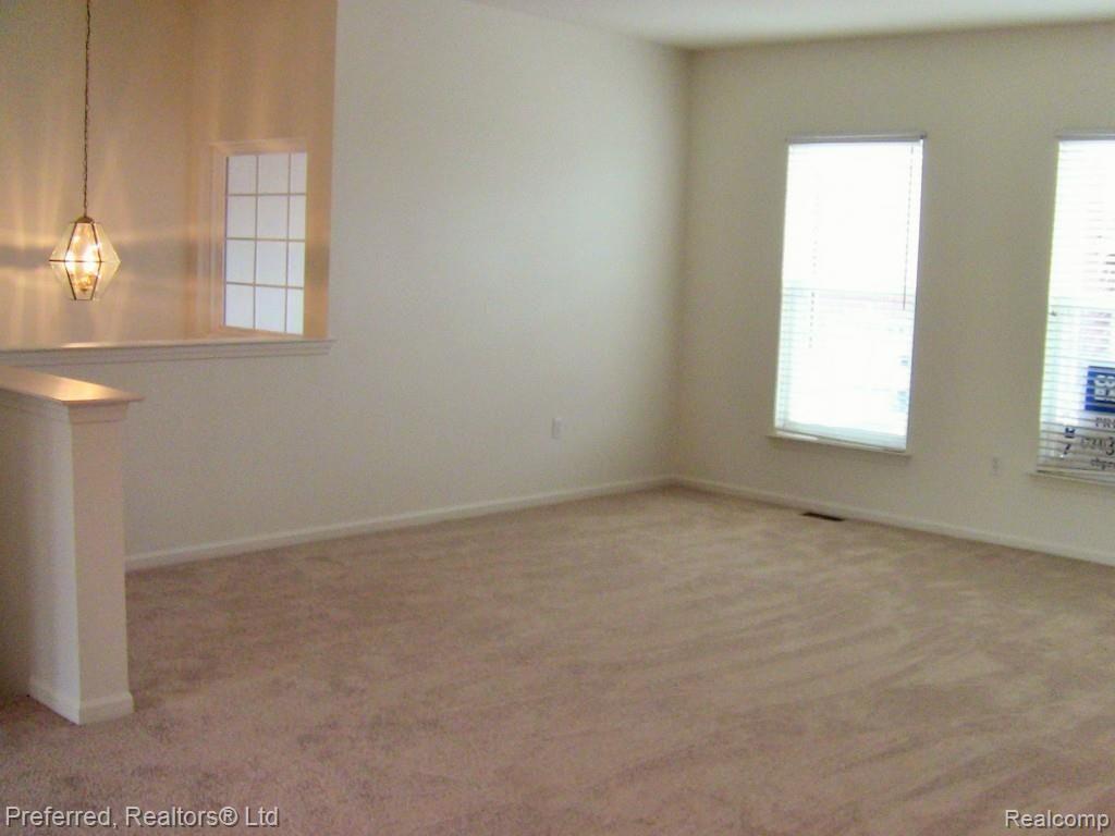 513 Cherry Orchard Road, Unit 92 Canton, MI 48188 - Photo 2 of 19