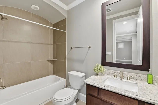 $525,000 | 10933 Upland Park, Houston, TX 77043