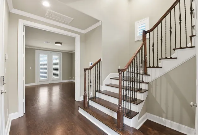 $525,000 | 10933 Upland Park, Houston, TX 77043