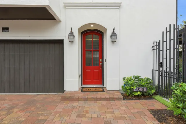 $525,000 | 10933 Upland Park, Houston, TX 77043