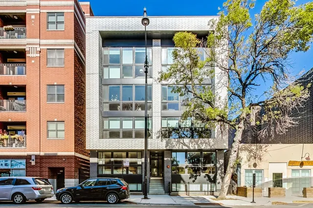$925,000 | 2730 West Armitage Avenue, Unit 1W, Chicago, IL 60647