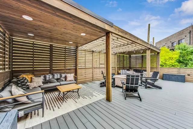 $925,000 | 2730 West Armitage Avenue, Unit 1W, Chicago, IL 60647