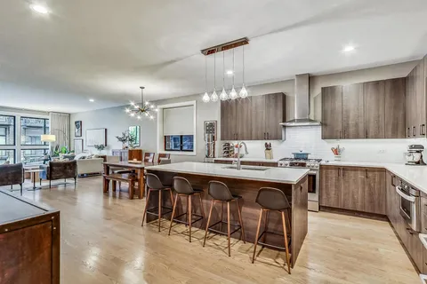 $925,000 | 2730 West Armitage Avenue, Unit 1W, Chicago, IL 60647