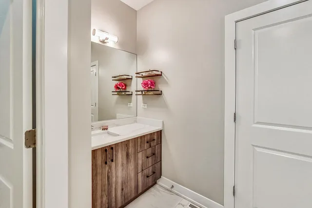 $925,000 | 2730 West Armitage Avenue, Unit 1W, Chicago, IL 60647