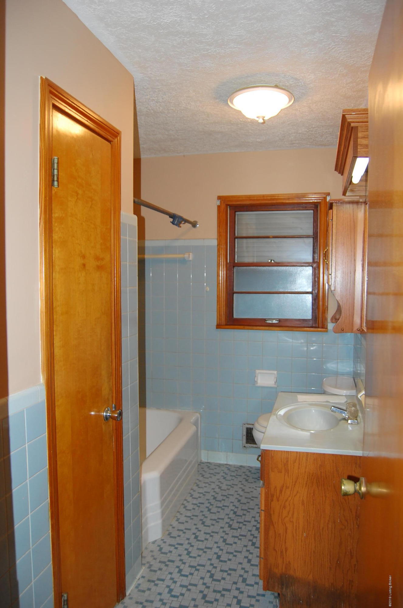 8910 Shepherdsville Road Louisville, KY 40219 - Photo 14 of 28 DSC_0036