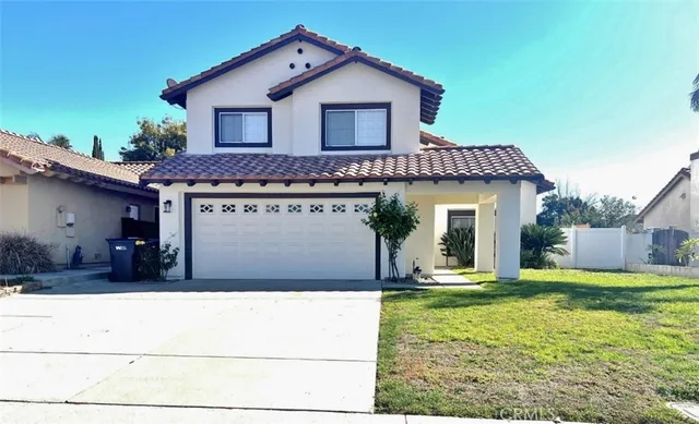 $3,895 | 40108 Ave Venida, Murrieta, CA 92562