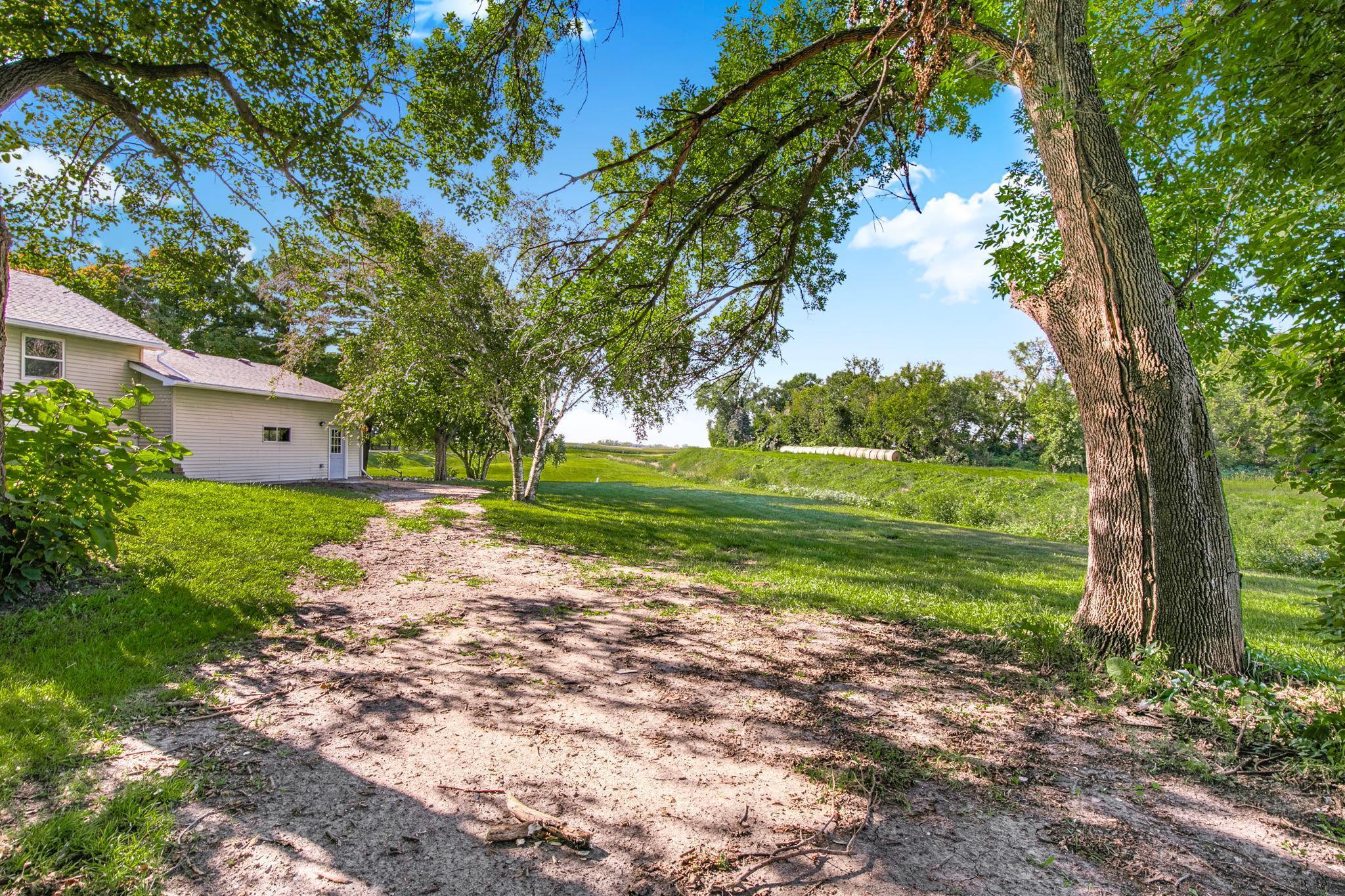 23508 County Road 1 Northwest Sunburg, MN 56289 - Photo 31 of 37