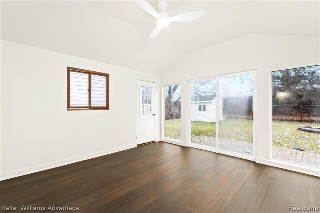 4801 Rioview Drive Clarkston, MI 48346 - Photo 17 of 28