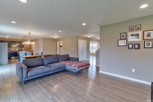 $452,000 | 5555 Hillside Trail, Newburgh, IN 47630