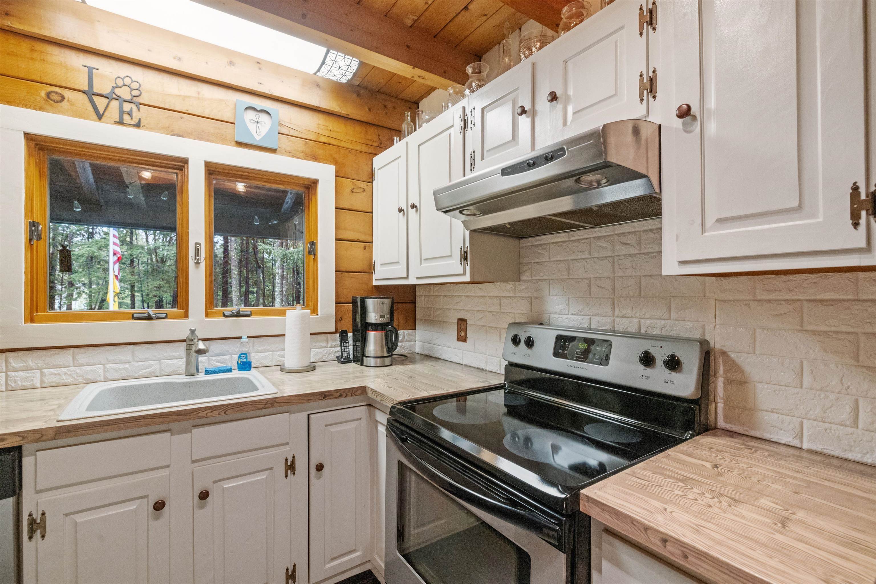 4050 River Road Bristol, NH 03222 - Photo 5 of 57