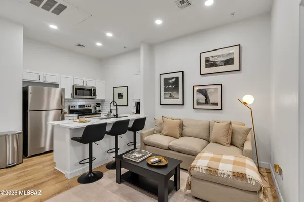 $1,695 | 2018 East River Road, Unit 201, Tucson, AZ 85718
