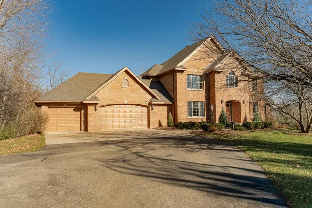 $1,100,000 | 75 River Bluff Place Northwest, Rochester, MN 55901