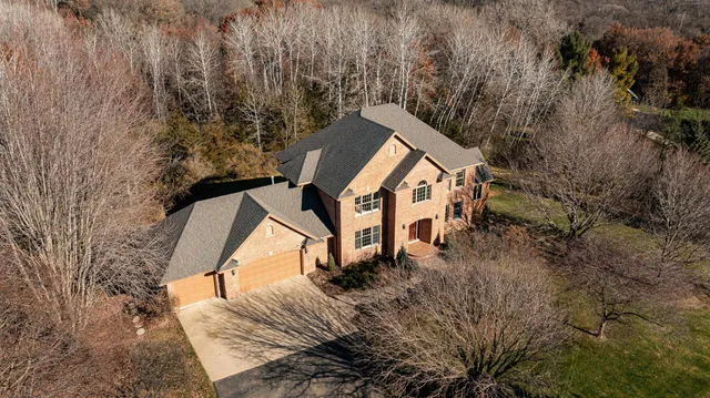 $1,100,000 | 75 River Bluff Place Northwest, Rochester, MN 55901
