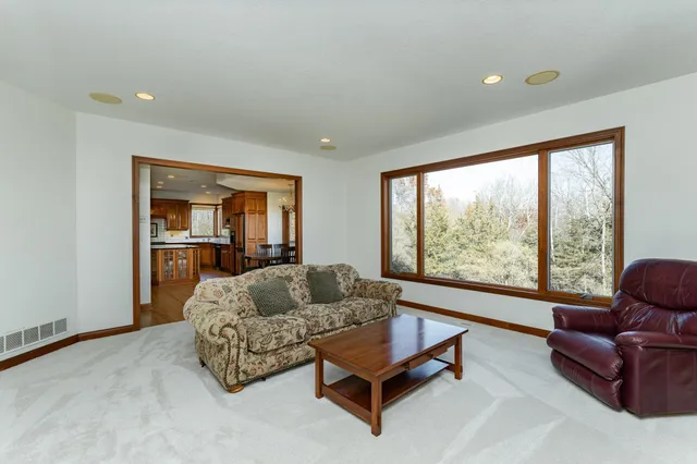 $1,100,000 | 75 River Bluff Place Northwest, Rochester, MN 55901