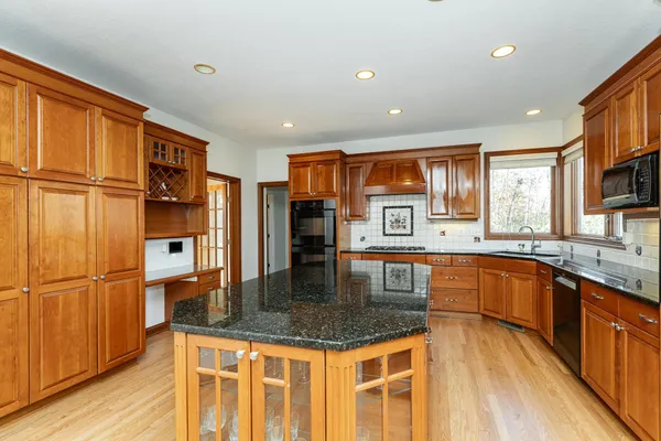 $1,050,000 | 75 River Bluff Place Northwest, Rochester, MN 55901