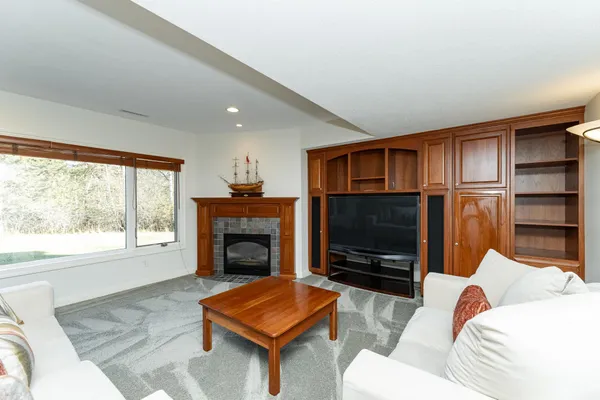 $1,050,000 | 75 River Bluff Place Northwest, Rochester, MN 55901