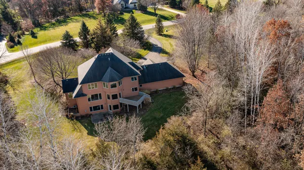 $1,050,000 | 75 River Bluff Place Northwest, Rochester, MN 55901