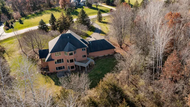 $1,100,000 | 75 River Bluff Place Northwest, Rochester, MN 55901
