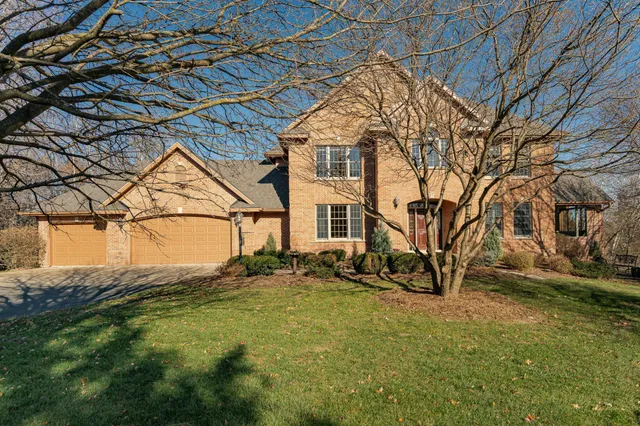 $1,100,000 | 75 River Bluff Place Northwest, Rochester, MN 55901