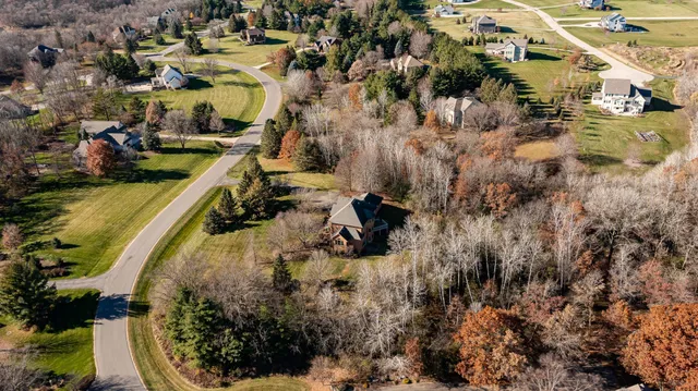 $1,100,000 | 75 River Bluff Place Northwest, Rochester, MN 55901