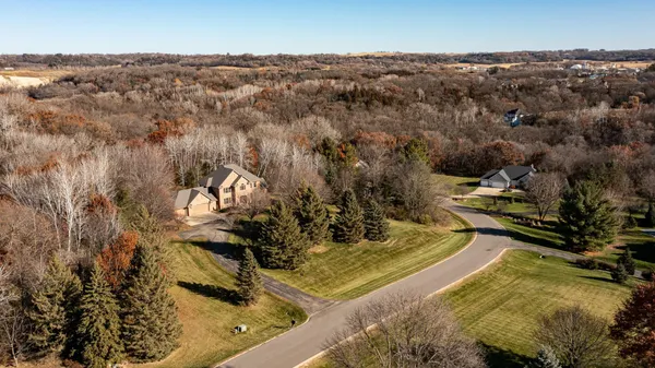 $1,050,000 | 75 River Bluff Place Northwest, Rochester, MN 55901