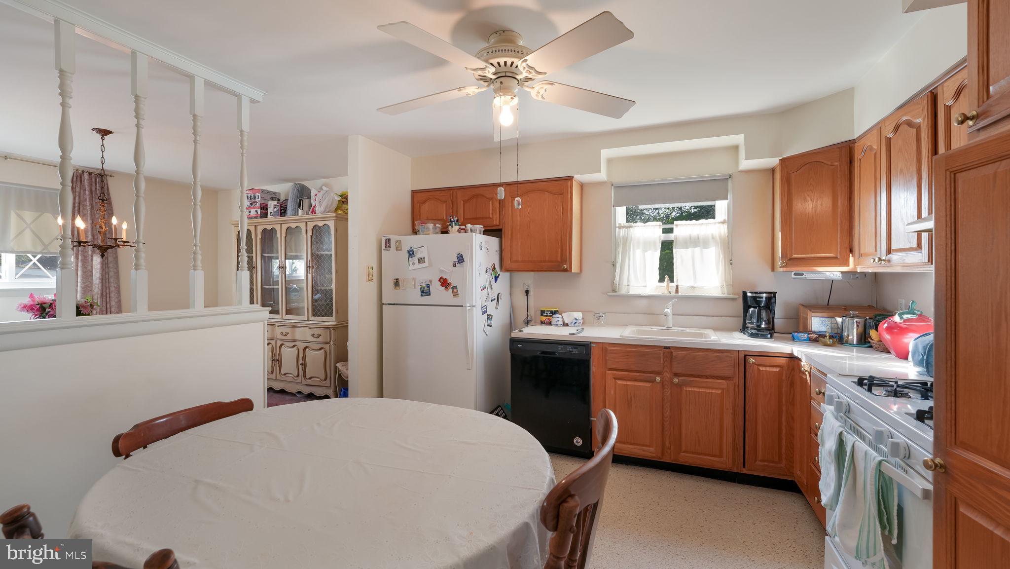1075 Roberts Road Warminster, PA 18974 - Photo 11 of 25 Gallery Image 11