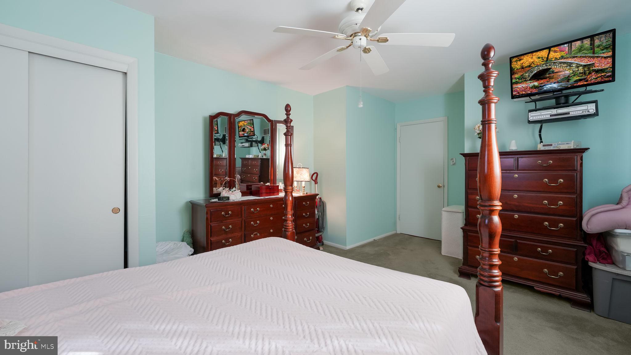 1075 Roberts Road Warminster, PA 18974 - Photo 14 of 25 Gallery Image 14