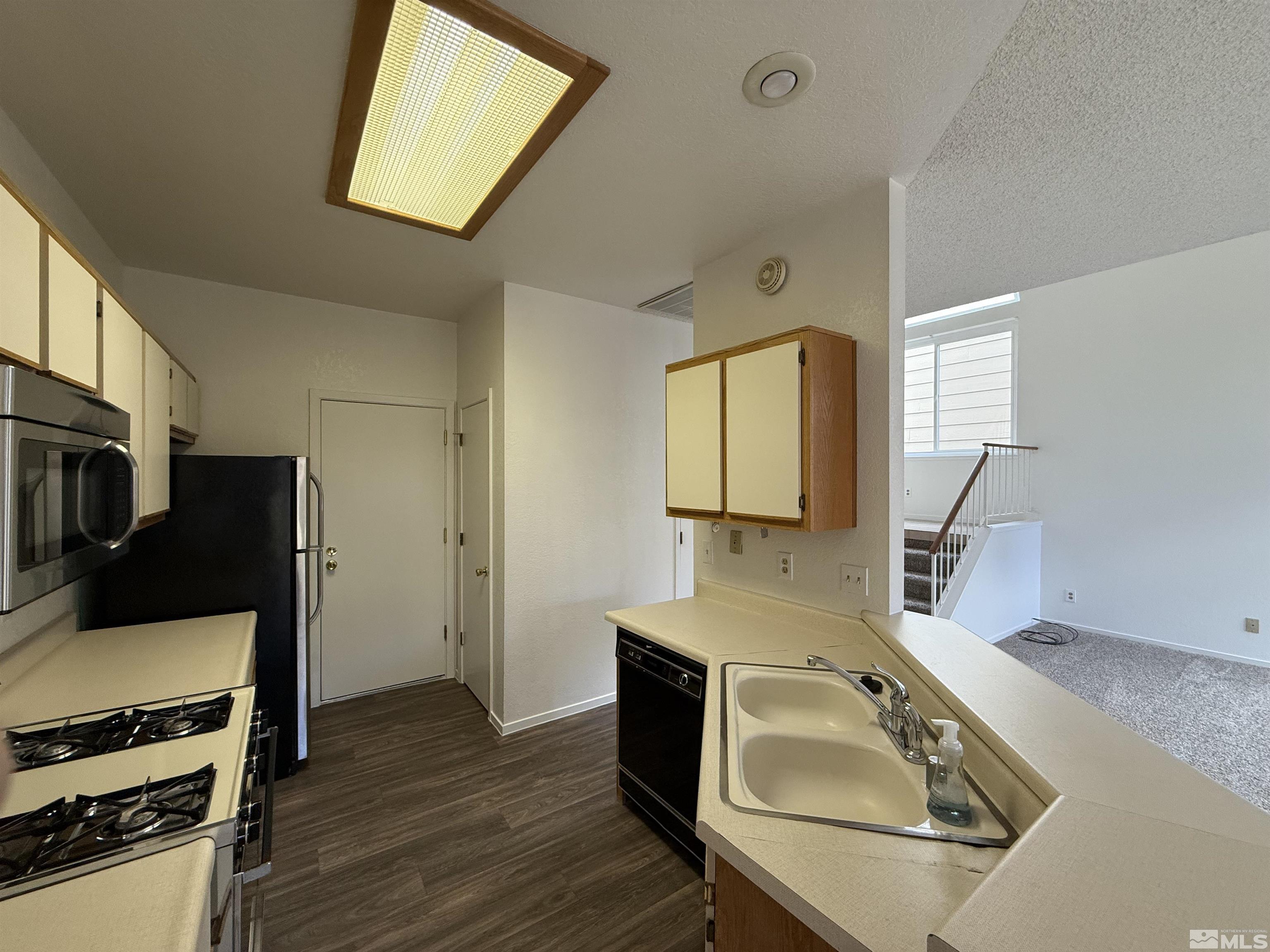 4327 Loreto Lane Reno, NV 89502 - Photo 8 of 17 Photo 8