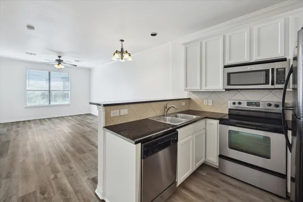 $213,900 | 2101 Town Centre Drive, Unit 1606, Round Rock, TX 78664