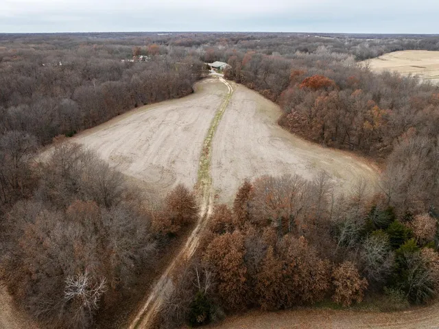 $899,900 | 1762 Ssr-w, Shelbyville, MO 63469