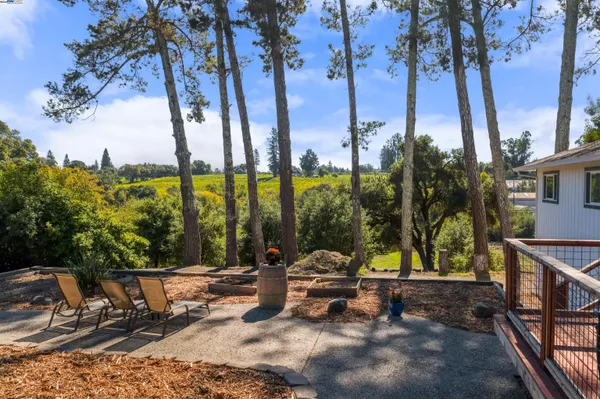 $1,150,000 | 2103 Peachland Avenue, Sebastopol, CA 95472