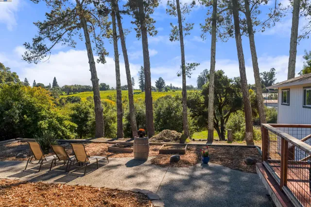 $1,199,500 | 2103 Peachland Avenue, Sebastopol, CA 95472