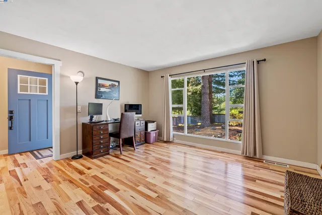 $1,199,500 | 2103 Peachland Avenue, Sebastopol, CA 95472