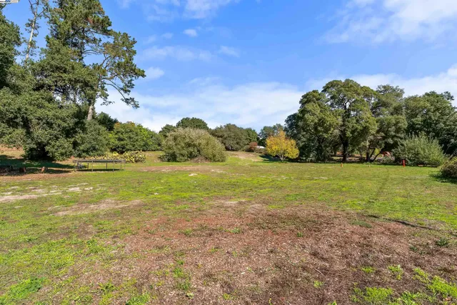 $1,199,500 | 2103 Peachland Avenue, Sebastopol, CA 95472