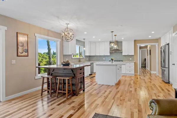 $1,149,000 | 2103 Peachland Avenue, Sebastopol, CA 95472