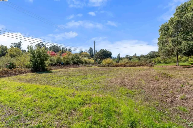 $1,199,500 | 2103 Peachland Avenue, Sebastopol, CA 95472