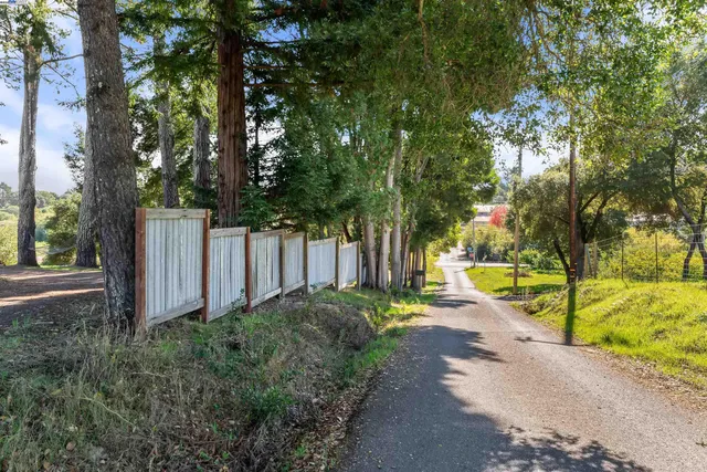 $1,199,500 | 2103 Peachland Avenue, Sebastopol, CA 95472