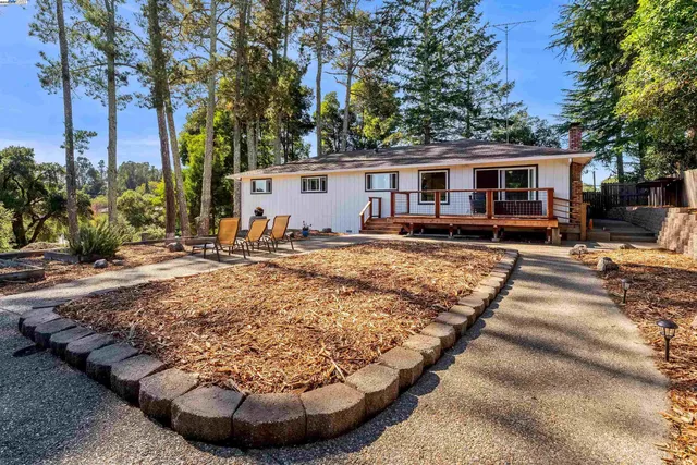 $1,199,500 | 2103 Peachland Avenue, Sebastopol, CA 95472