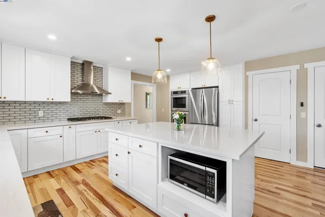 $1,199,500 | 2103 Peachland Avenue, Sebastopol, CA 95472