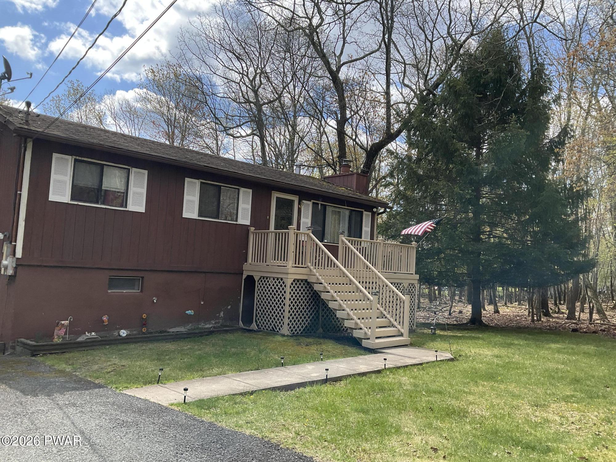 154 Roundhill Road Dingmans Ferry, PA 18328 - Photo 4 of 47