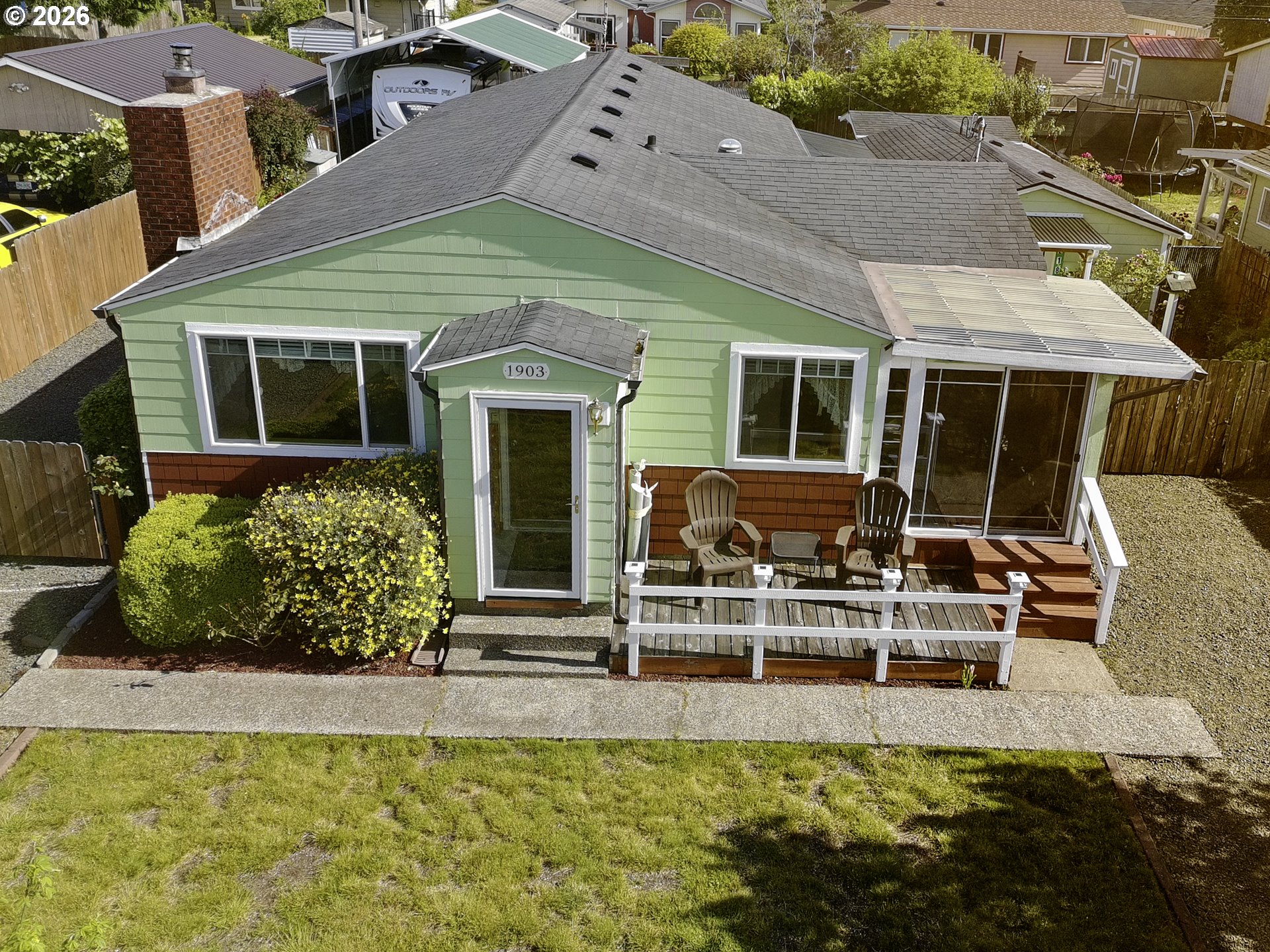 1903 17th Street Florence, OR 97439 - Photo 2 of 48