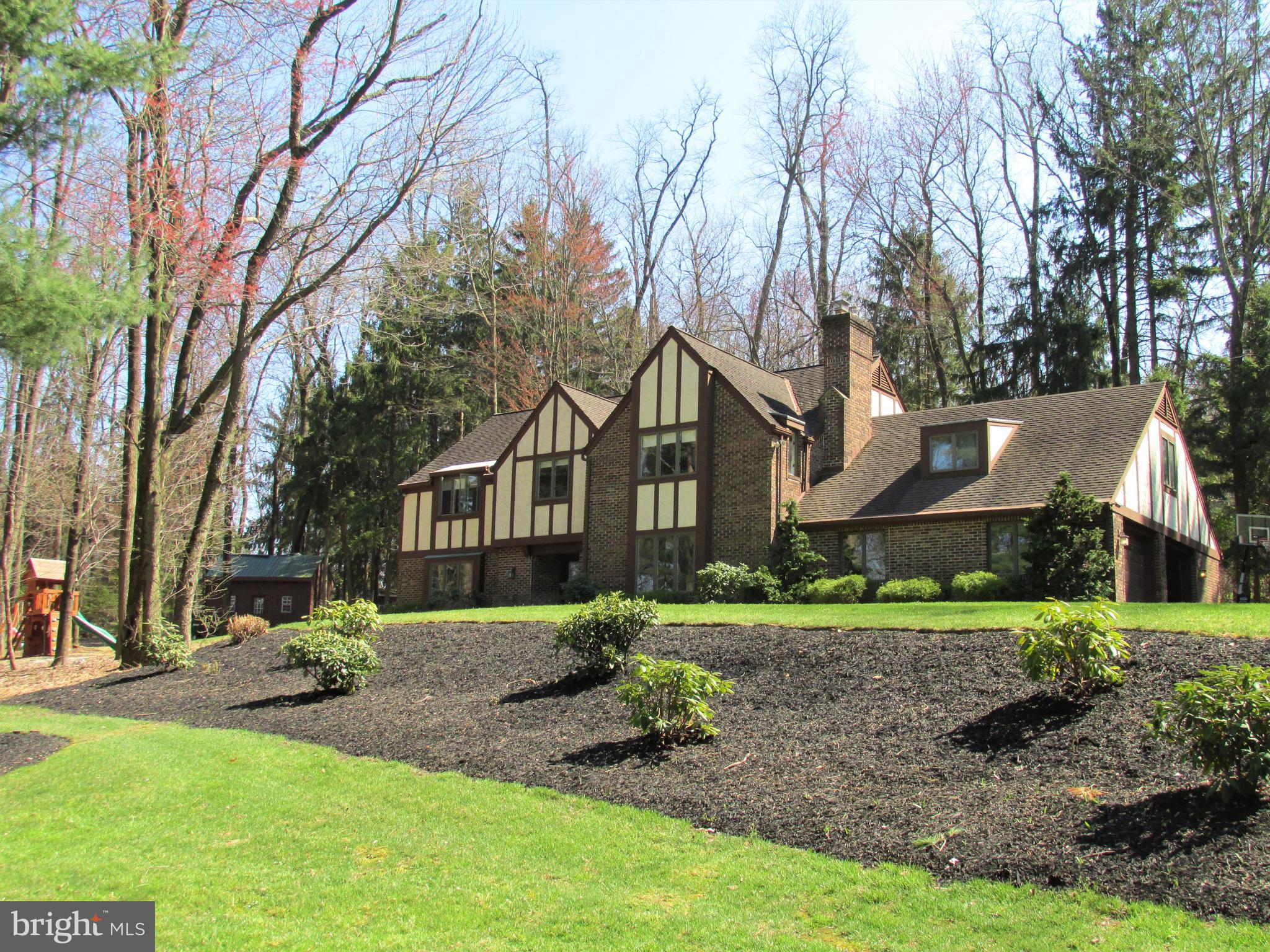 400 Arrowhead Trail Reading, PA 19608 - Photo 1 of 28 Front