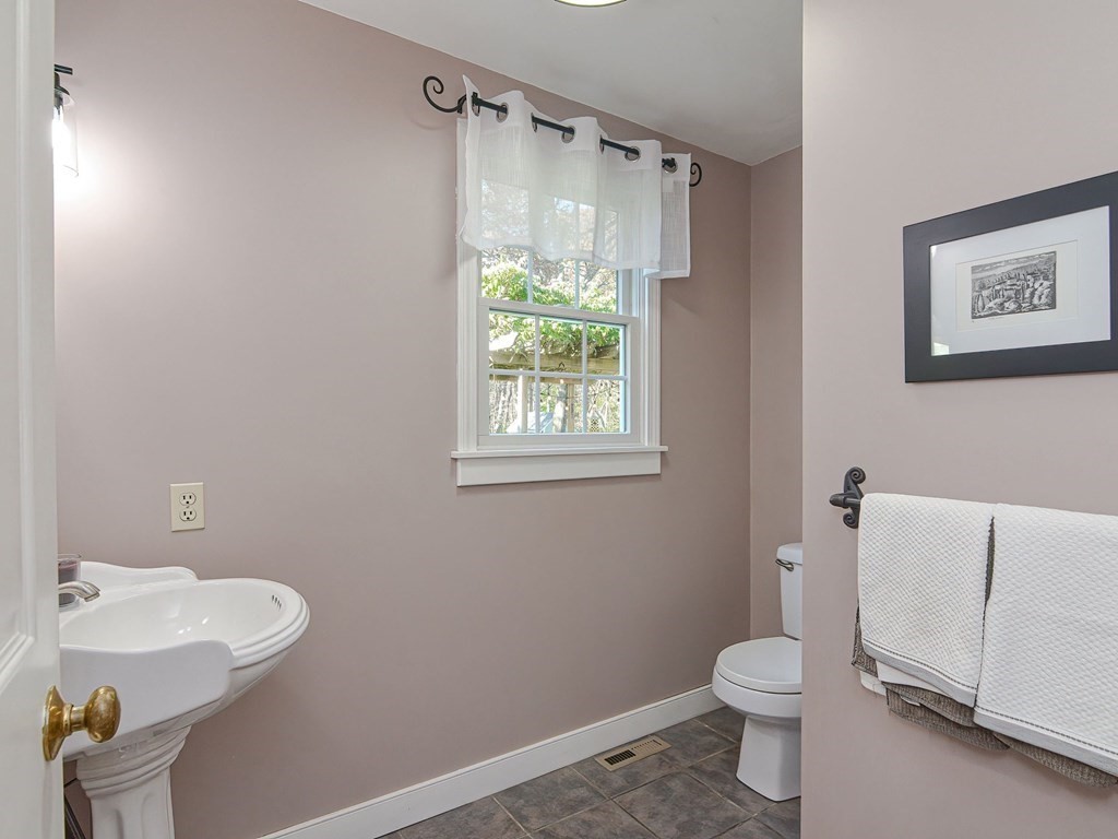 89 McClellan Road Sutton, MA 01590 - Photo 20 of 42 a bathroom with a sink toilet and shower