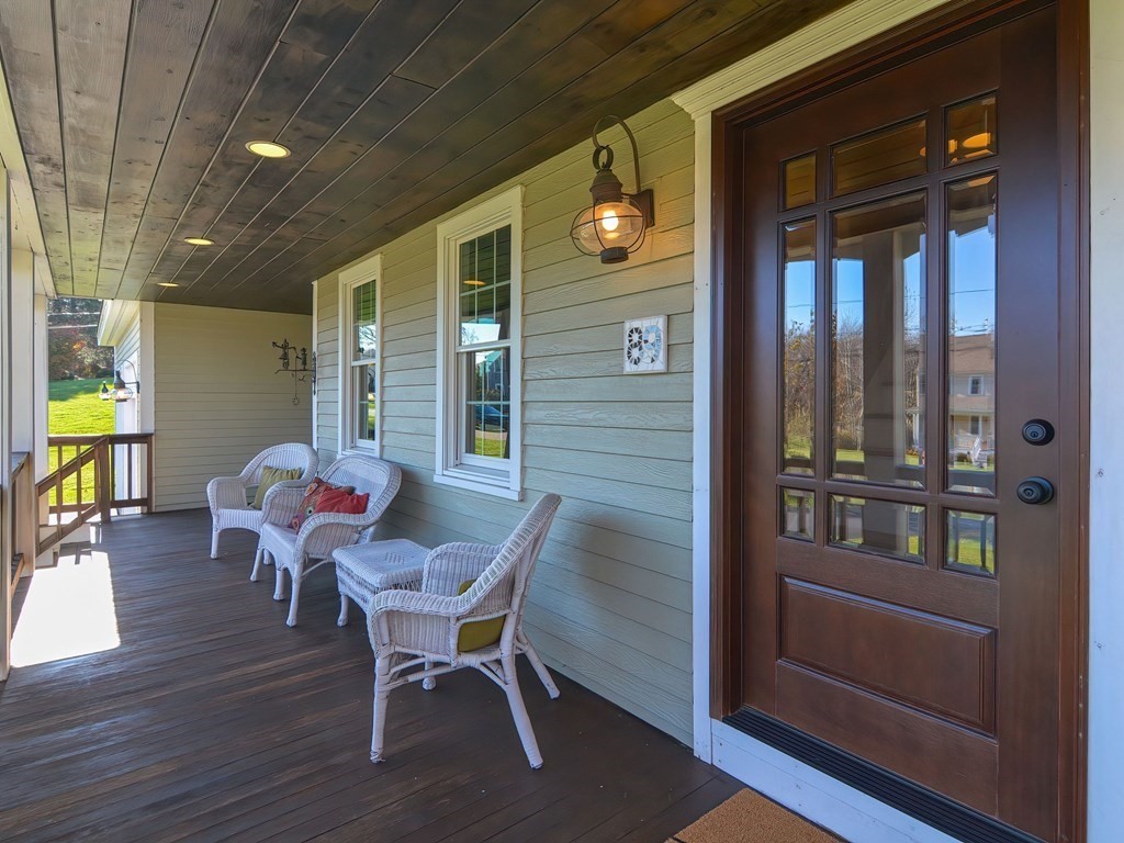 89 McClellan Road Sutton, MA 01590 - Photo 4 of 42 a dining room with furniture and window
