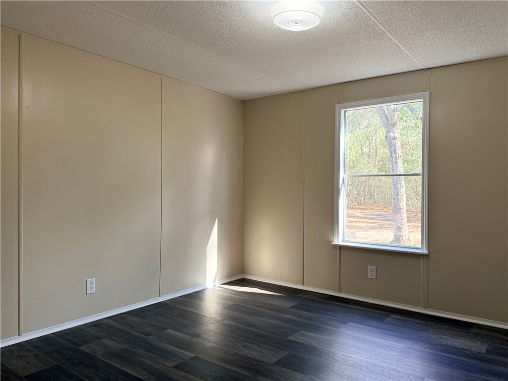 1814 Killingsworth Road Jesup, GA 31545 - Photo 12 of 20