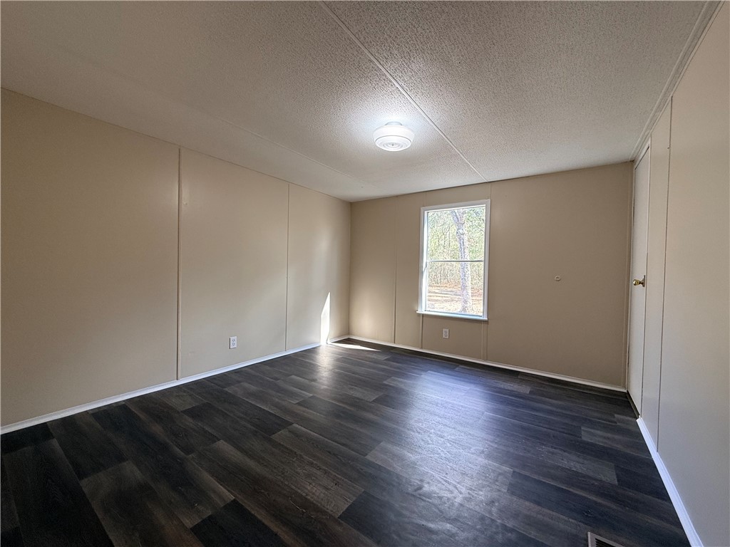 1814 Killingsworth Road Jesup, GA 31545 - Photo 14 of 20